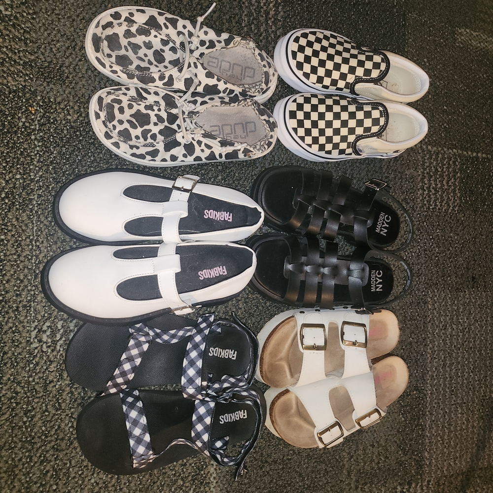 6 little girls size 1 shoes/sandals